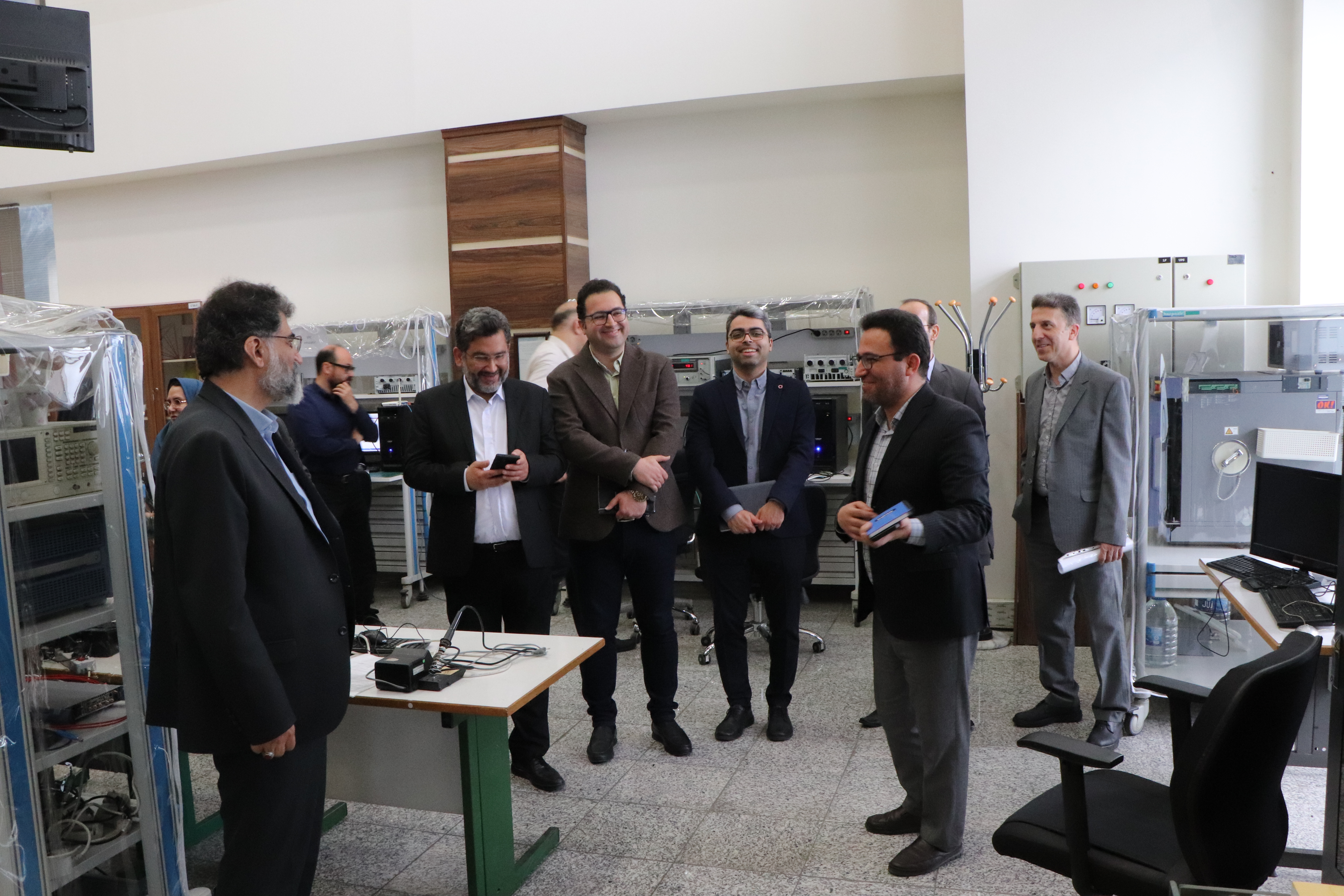  بازدید شرکت رایتل از پژوهشگاه ارتباطات و فناوری اطلاعات