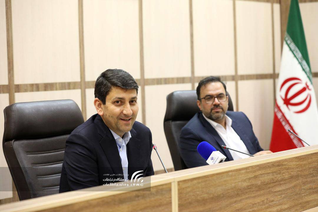 بازدید وزیر ارتباطات از پژوهشکاه ارتباطات و فناوری اطلاعات