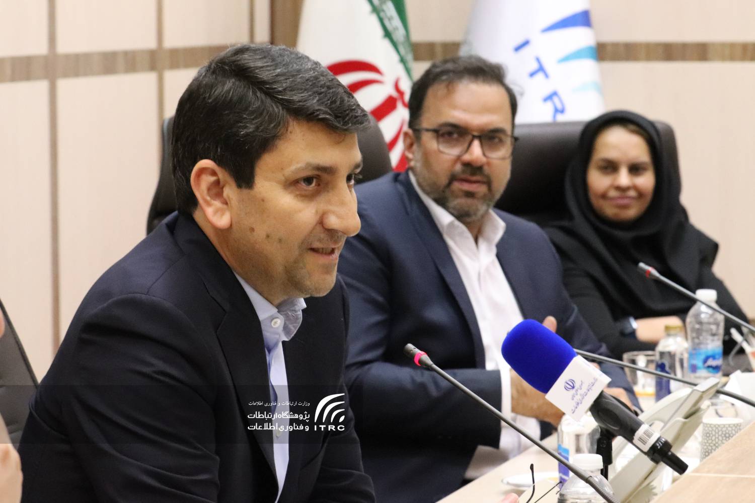 بازدید وزیر ارتباطات از پژوهشکاه ارتباطات و فناوری اطلاعات